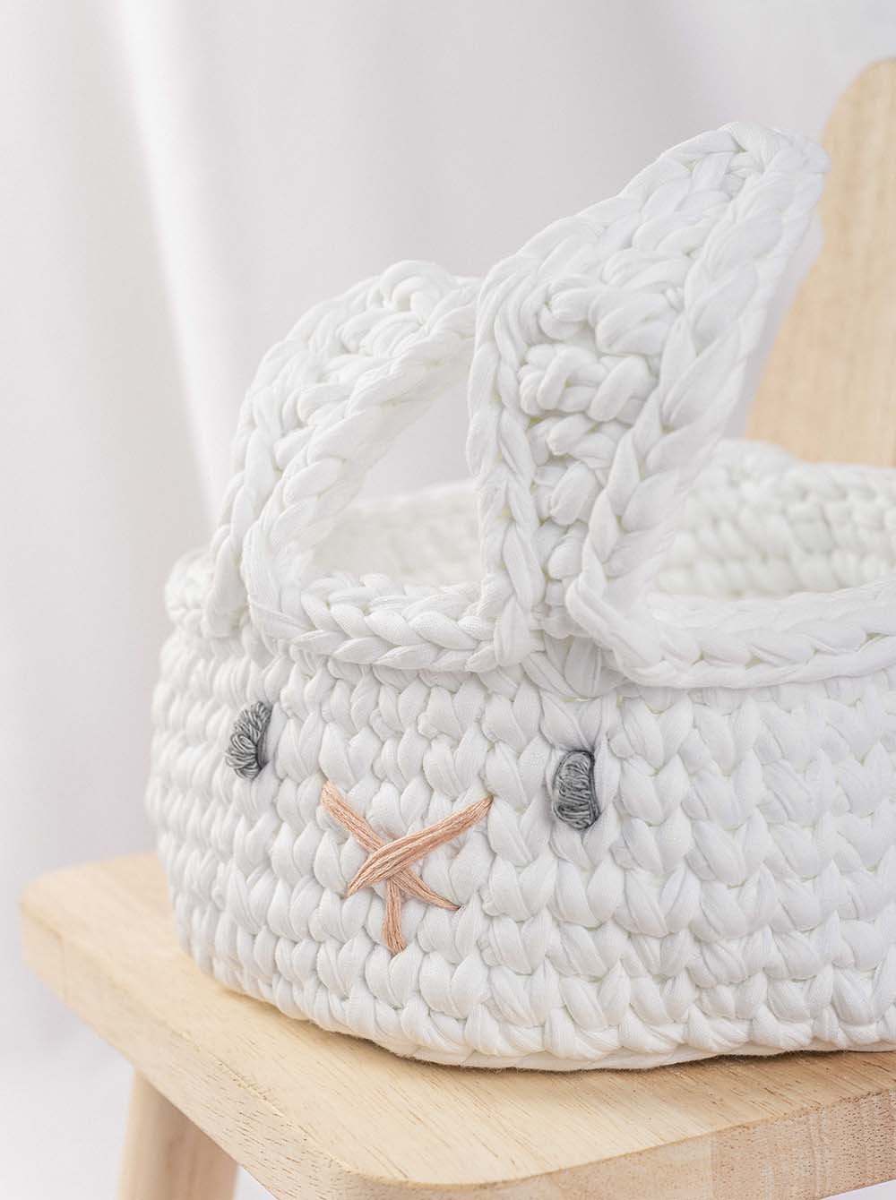 Canasto tejido Conejo