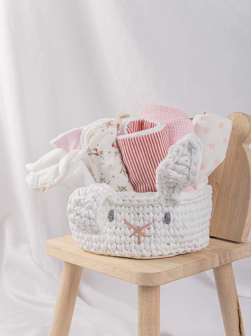 Canasto tejido Conejo