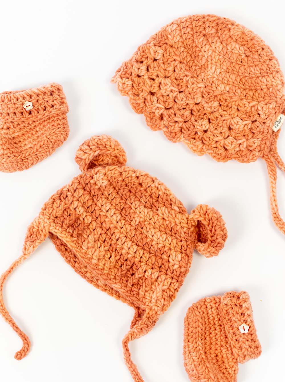 Set gorrito y escarpines de crochet image 0